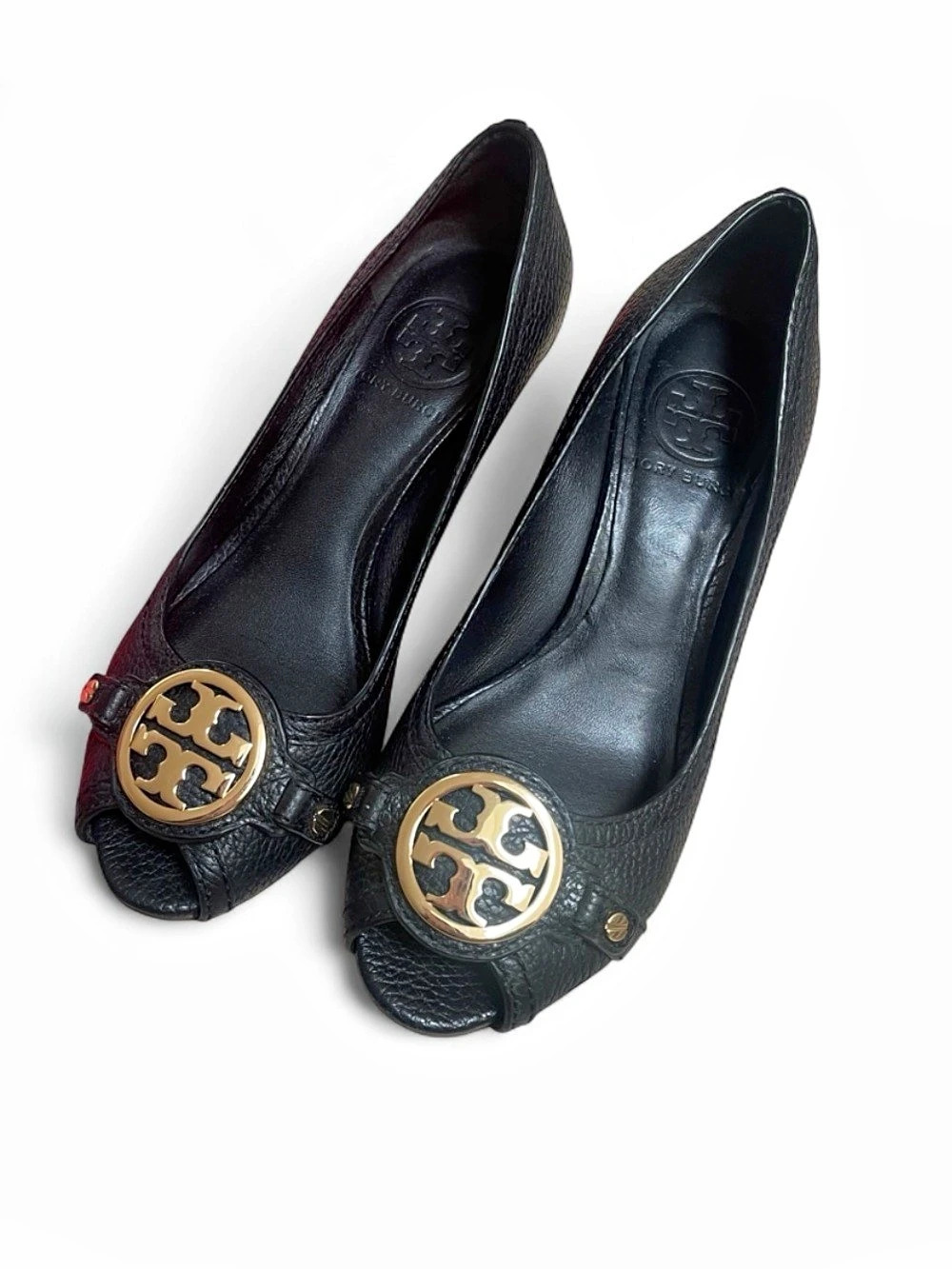 TORY BURCH Leticia Wedge Black Gold Open Peep Toe Pumps Pebble Leather | SIZE 6